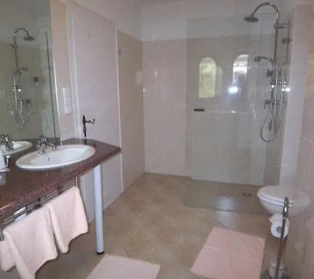 מלון Hubertus 3*